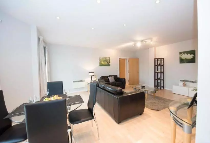 Robinson House Serviced Apartments