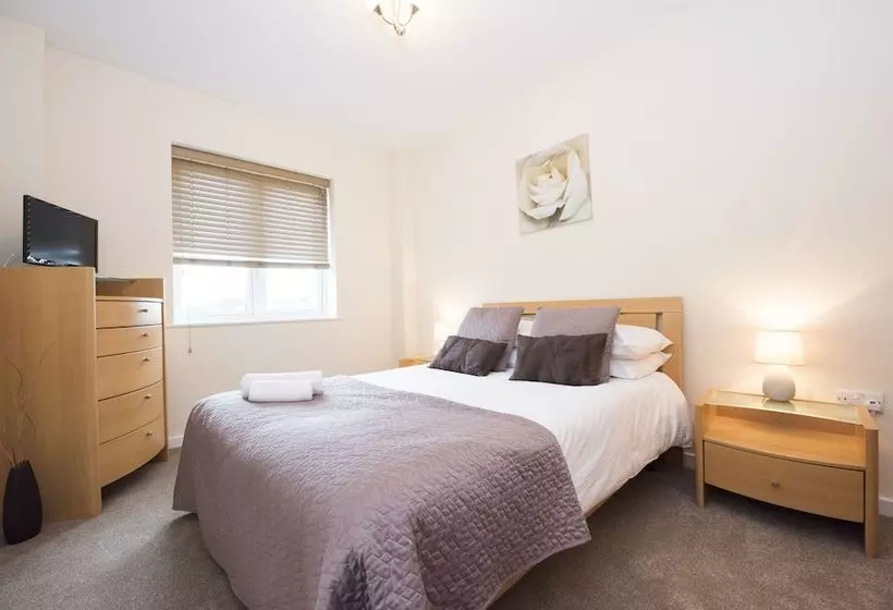 Robinson House Serviced Apartments