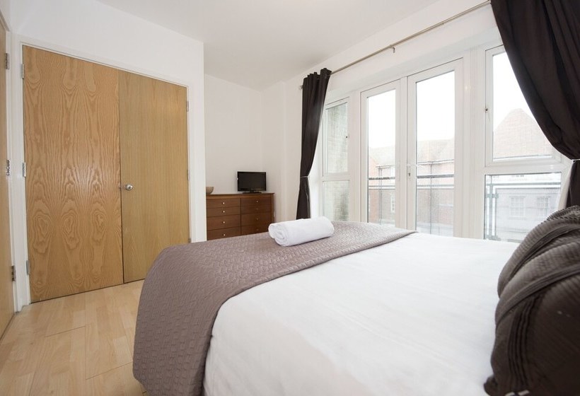 Robinson House Serviced Apartments