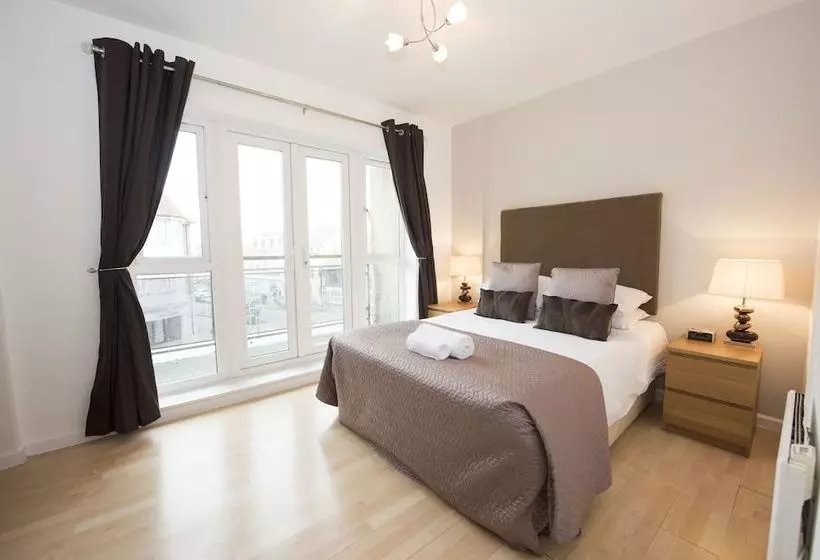 Robinson House Serviced Apartments