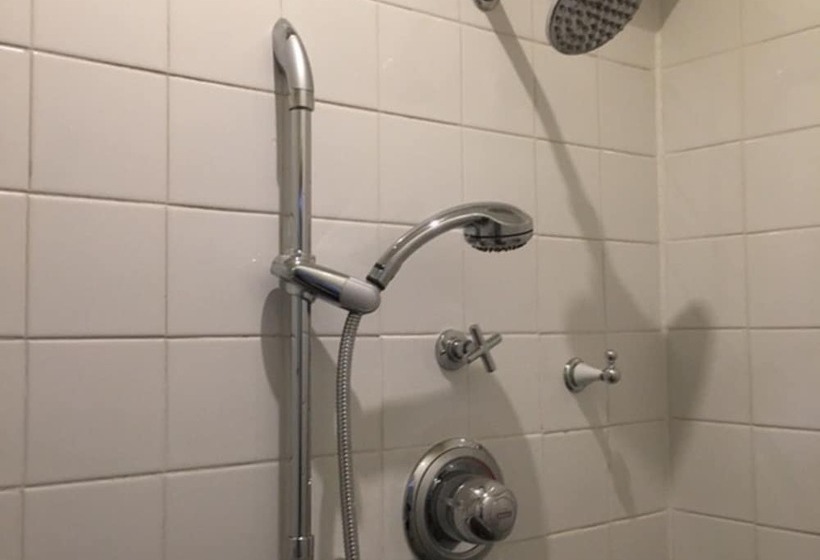 The White House Wells 2 Park View