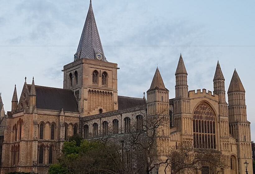 Apartment 9 Robertson Villas