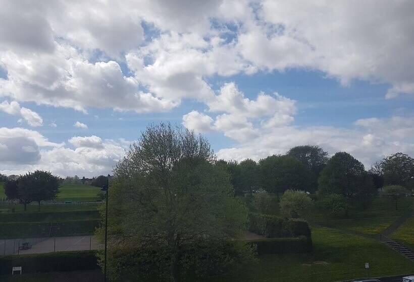 Apartment 9 Robertson Villas