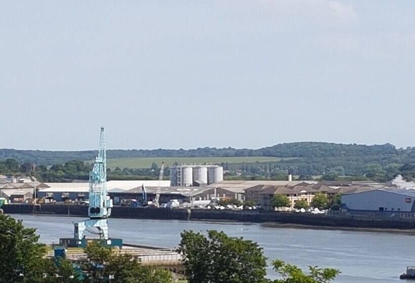 Apartment 9 Robertson Villas