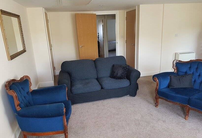 Apartment 9 Robertson Villas