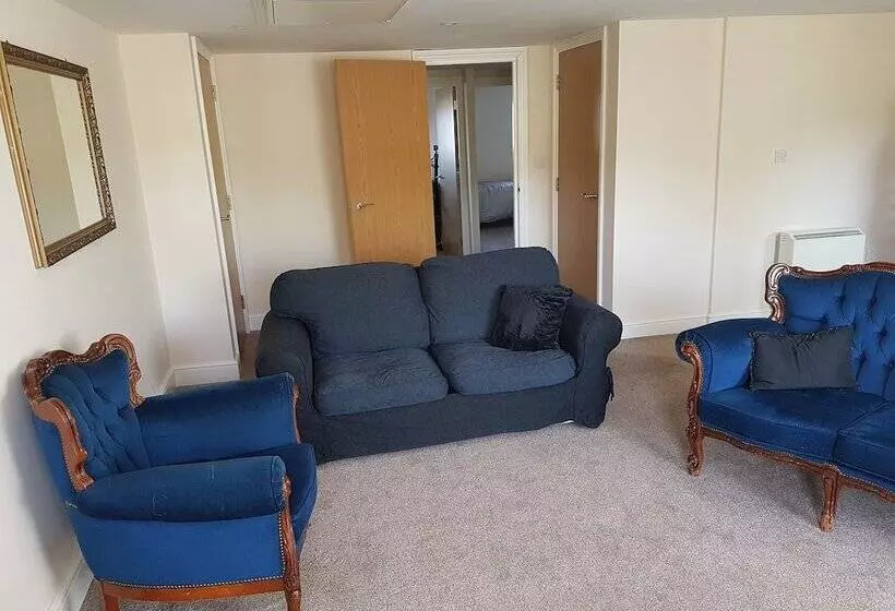 Apartment 9 Robertson Villas