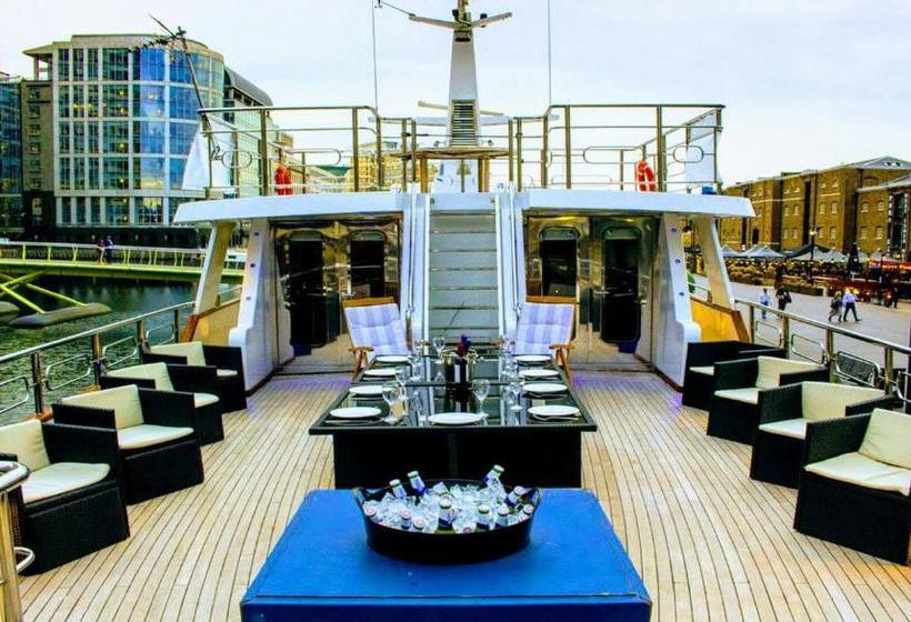 ホテル Absolute Pleasure Yacht