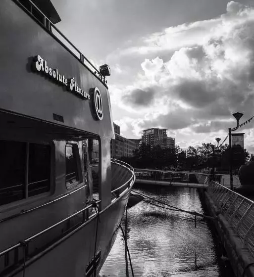 هتل Absolute Pleasure Yacht