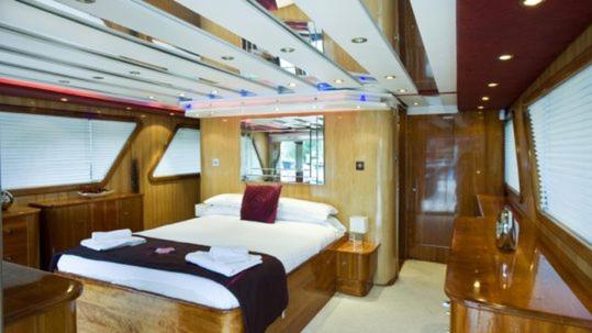 ホテル Absolute Pleasure Yacht