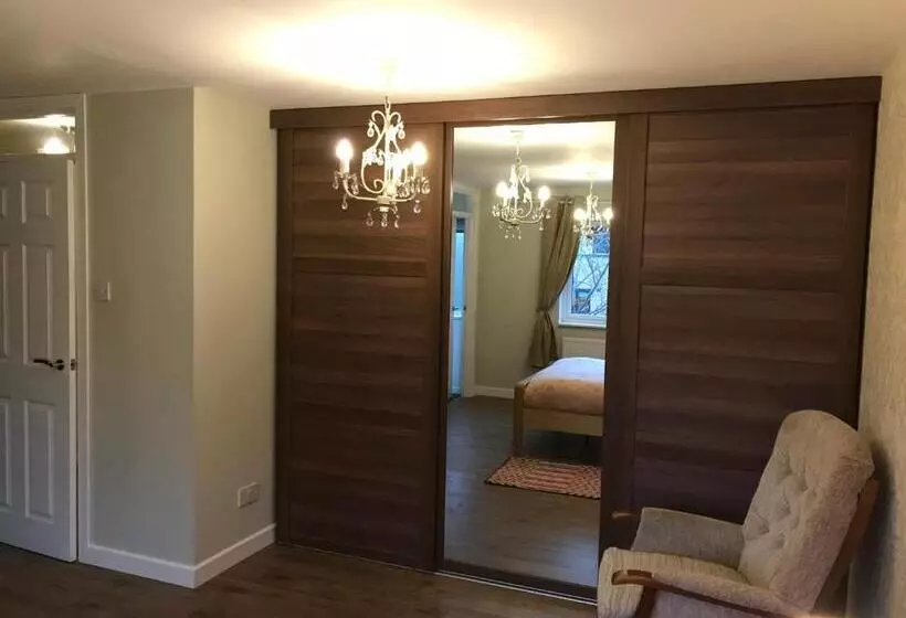 اقامتگاه Sage House
