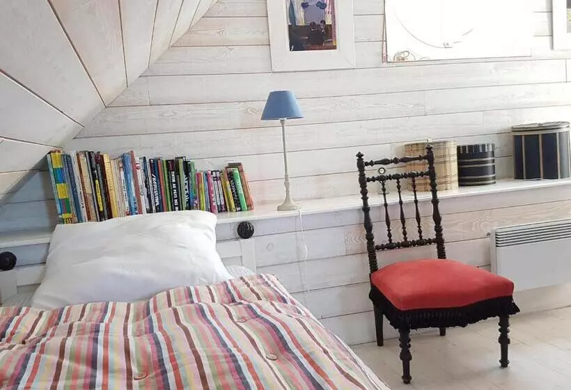 ベッドアンドブレックファースト Les Chambres Du Keriolet