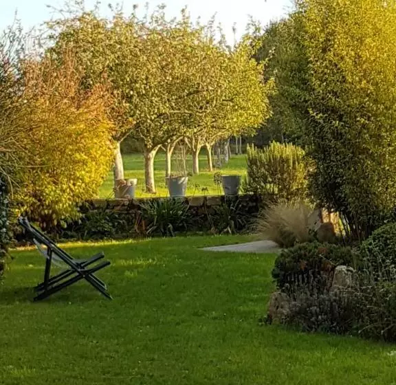 ベッドアンドブレックファースト Les Chambres Du Keriolet