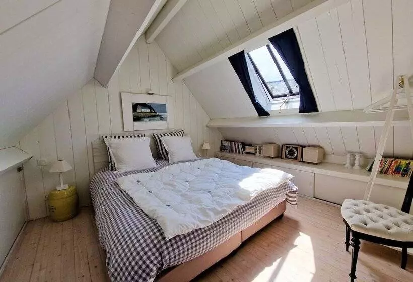 ベッドアンドブレックファースト Les Chambres Du Keriolet