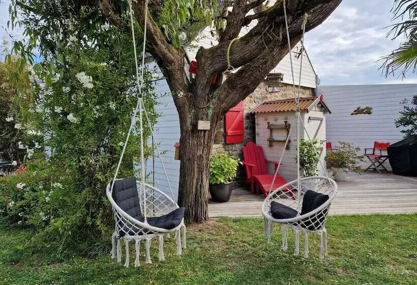 ベッドアンドブレックファースト Les Chambres Du Keriolet