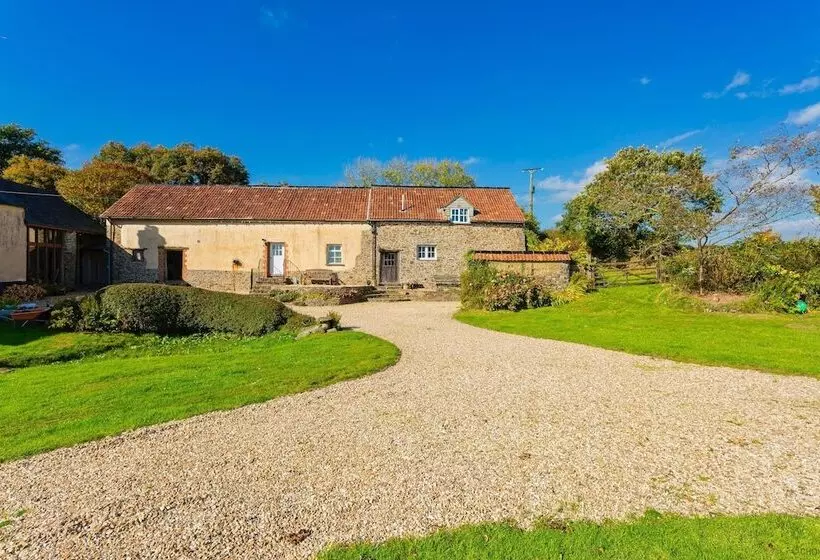 Buckland Brewer Cob Barn 2 Bedrooms