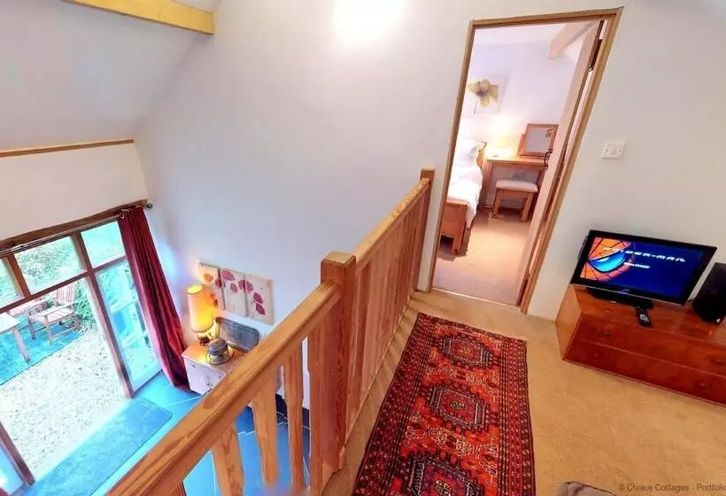 Buckland Brewer Cob Barn 2 Bedrooms