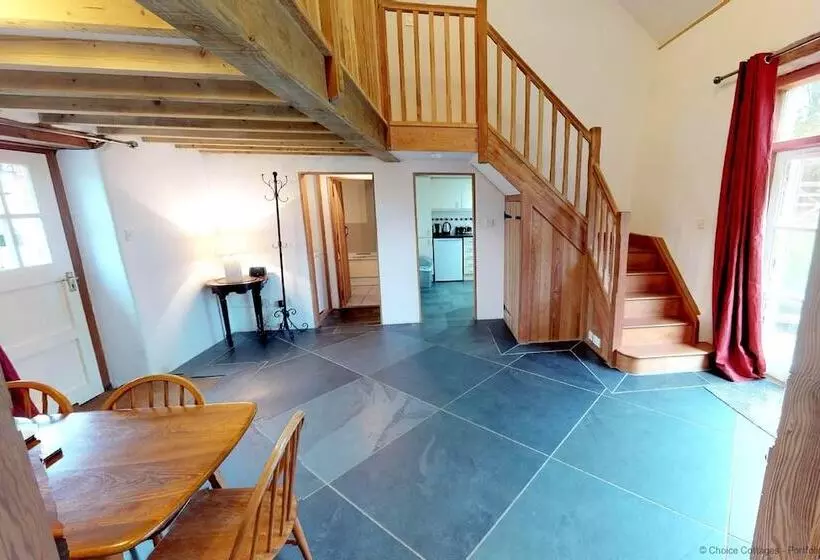 Buckland Brewer Cob Barn 2 Bedrooms