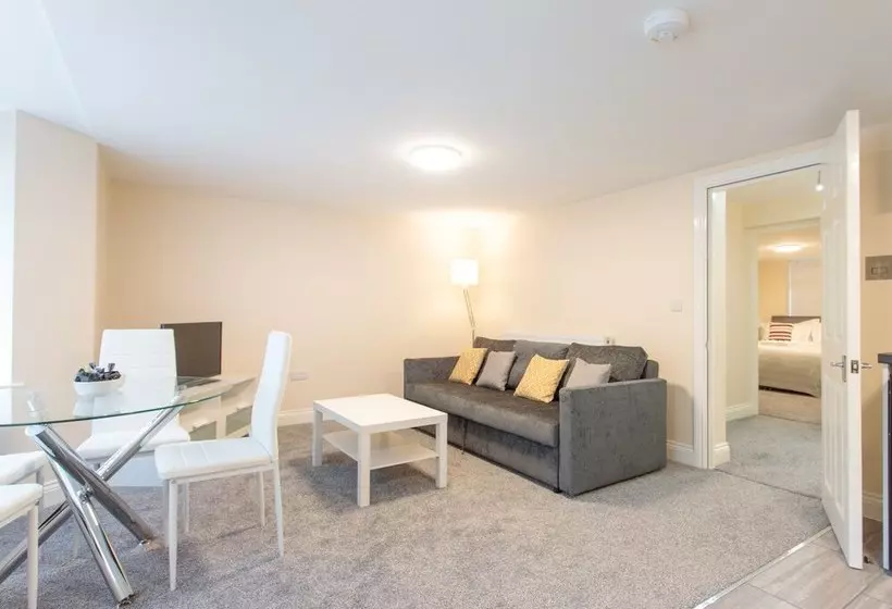 Dartford Luxurious Apartment