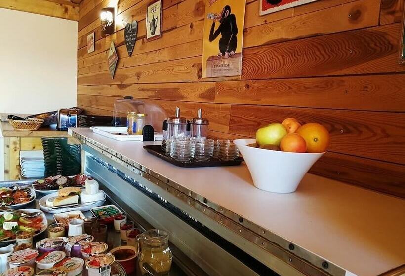 هتل Chalet Les Blancs