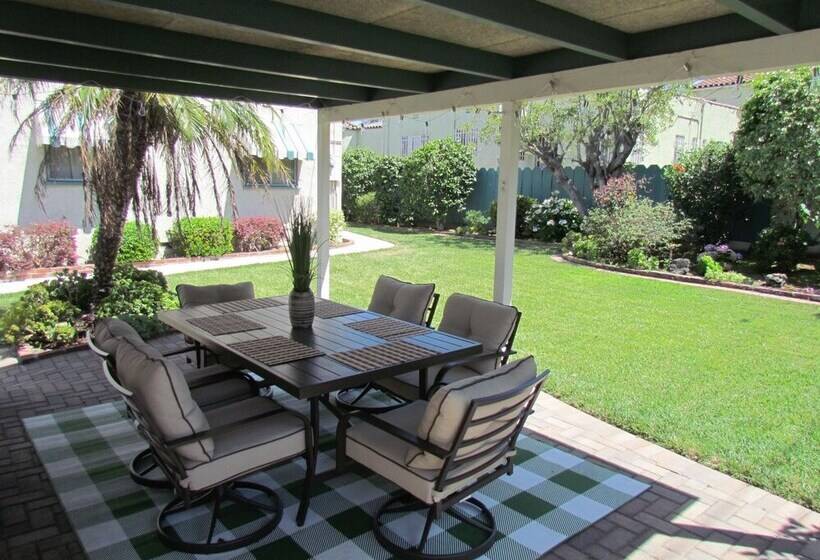 Relaxing Beverlywood House With Bbq