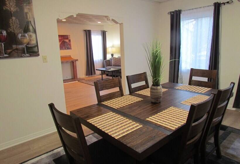 Relaxing Beverlywood House With Bbq