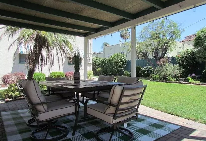 Relaxing Beverlywood House With Bbq