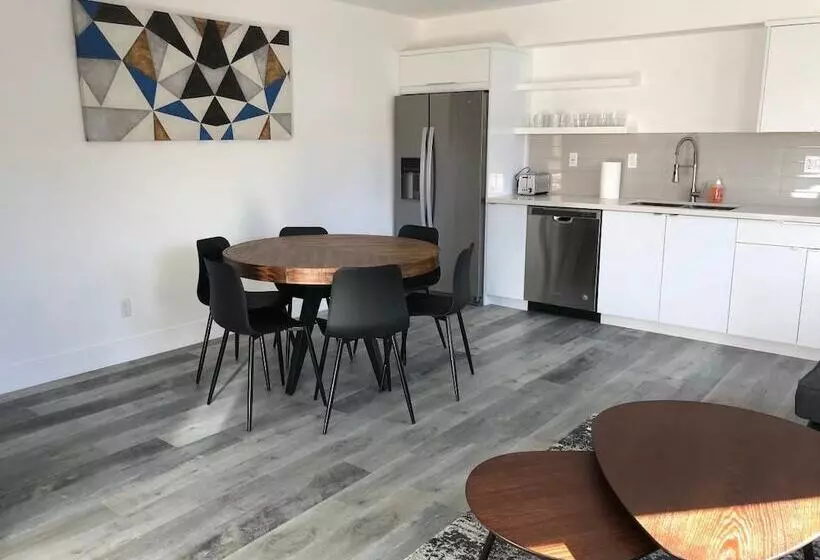 Brand New Luxury Spacious 3bdr Townhome Close To 3rd St