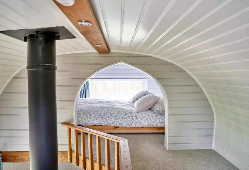 Extraordinary Huts Ltd