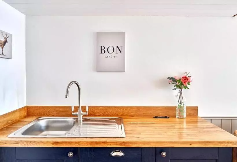 Extraordinary Huts Ltd