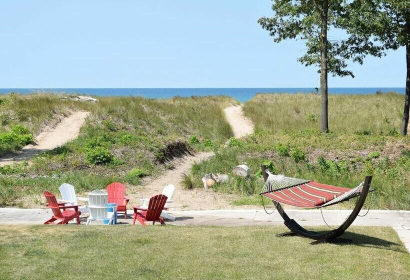Lake Michigan Beach Cottages