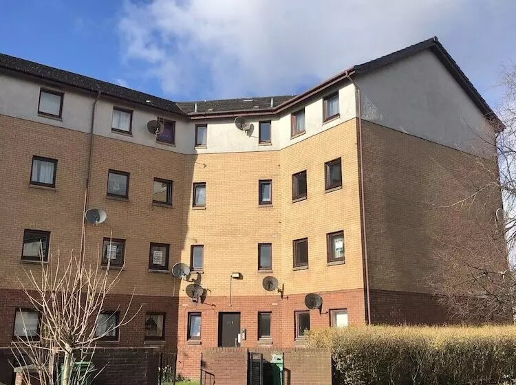 Large Apartment Gla Airport