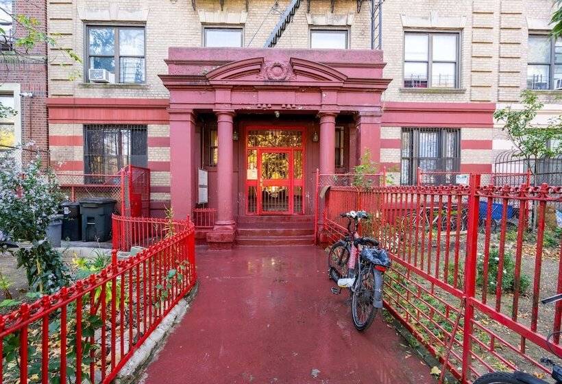 بنسيون Furnished Eastern Parkway Guest House