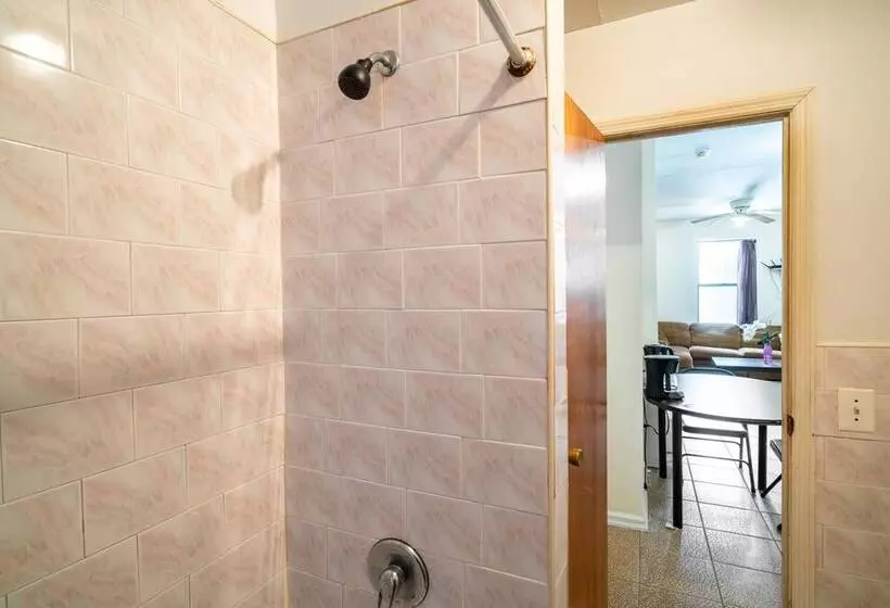 پانسیون Furnished Eastern Parkway Guest House