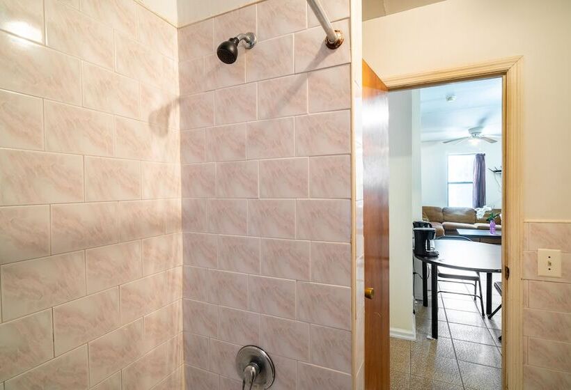 بنسيون Furnished Eastern Parkway Guest House