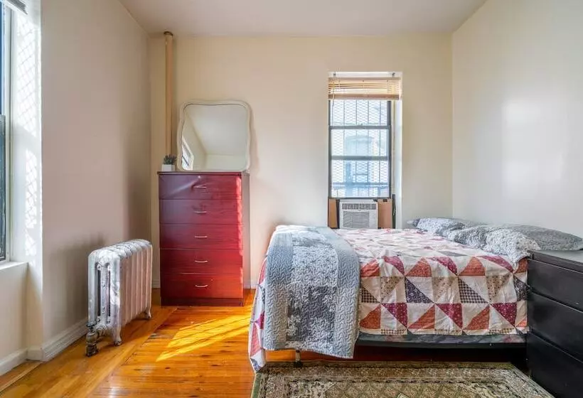 پانسیون Furnished Eastern Parkway Guest House