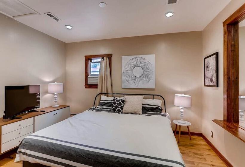 Sloan S Lake Solitude Intimate Carriage House