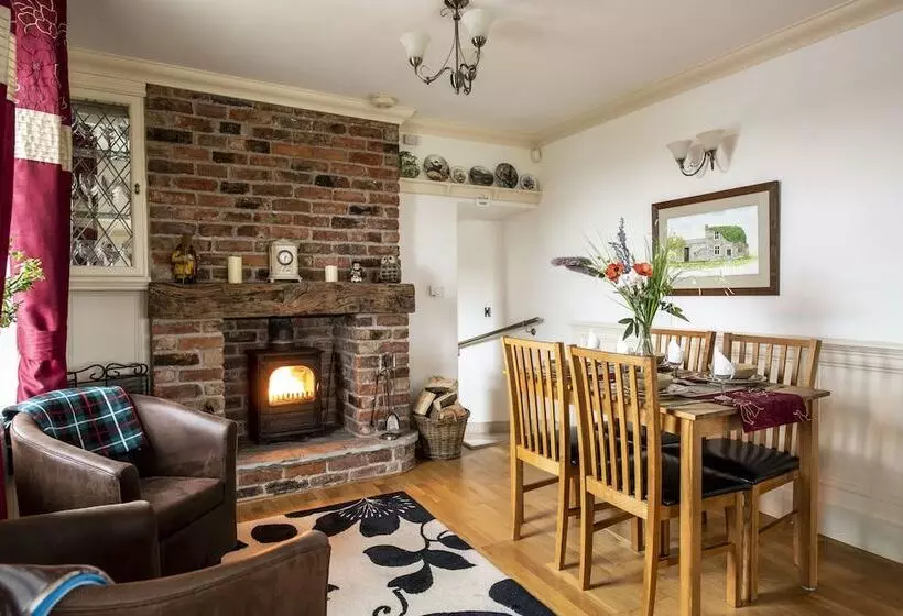 Stunning Coastal Country Cottage 2 Beds Sleeps 5