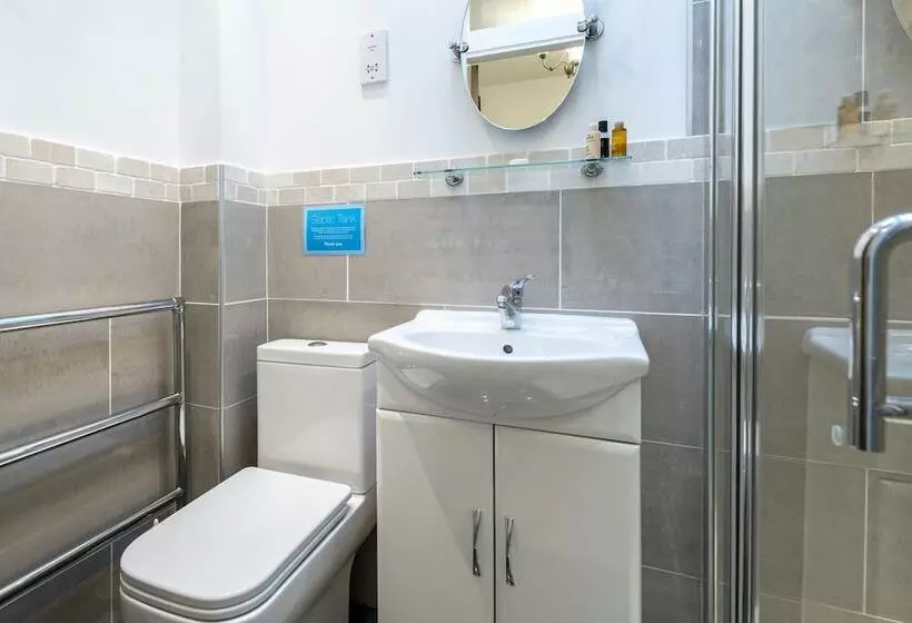 Stunning Coastal Country Cottage 2 Beds Sleeps 5