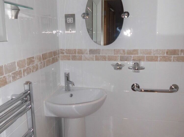 Stunning Coastal Country Cottage 2 Beds Sleeps 5