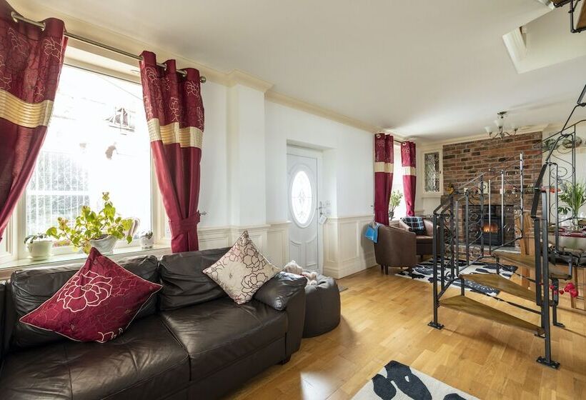 Stunning Coastal Country Cottage 2 Beds Sleeps 5