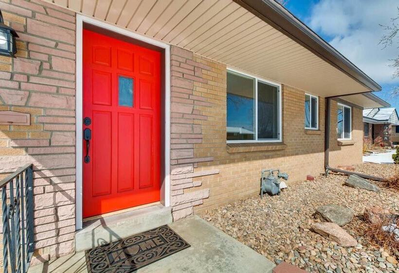 The Meadowlark Manor Spacious Backyard & Hot Tub
