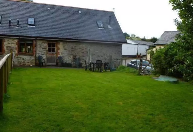 Court Farm Holiday Cottages