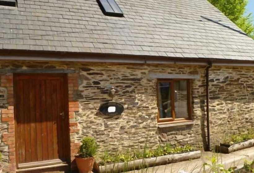 Court Farm Holiday Cottages