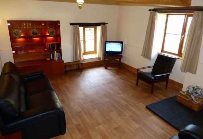 Court Farm Holiday Cottages