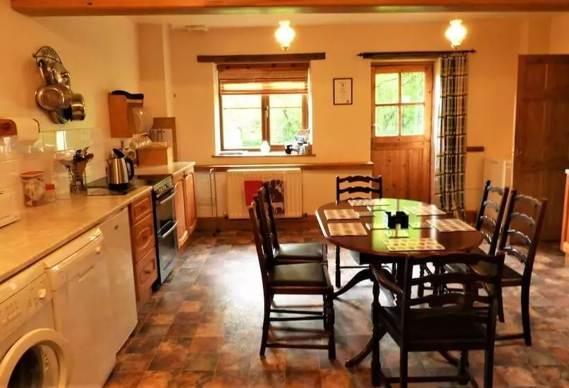 Court Farm Holiday Cottages
