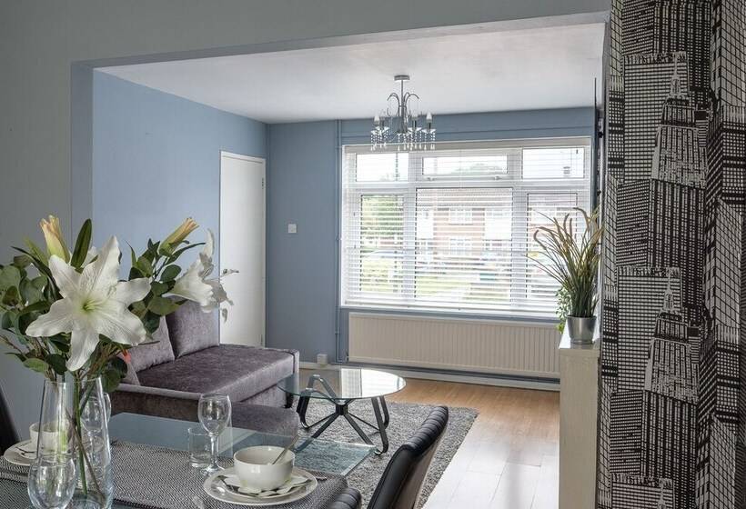 Dickens Suite  Cozy Suite 15min Close To Gatwick