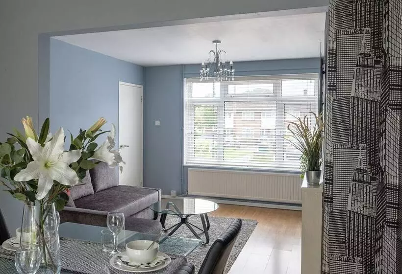 Dickens Suite  Cozy Suite 15min Close To Gatwick