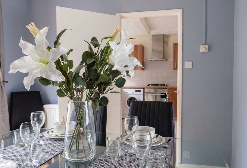 Dickens Suite  Cozy Suite 15min Close To Gatwick