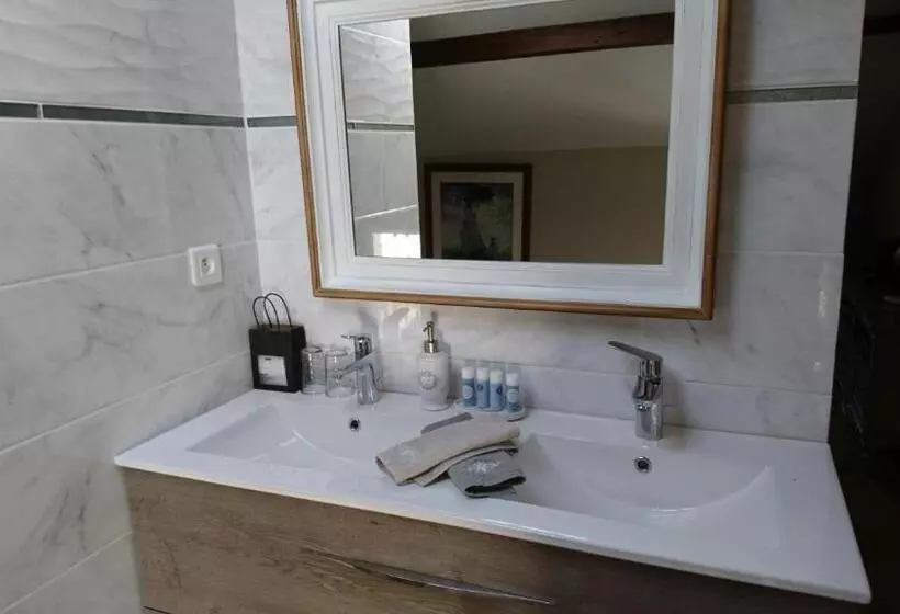 Majatalo Le Clos Du Cèdre