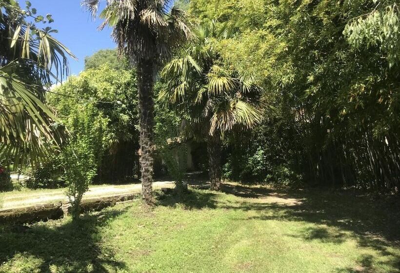 Пансион Les Gîtes Et La Chambre De Labahou Spa